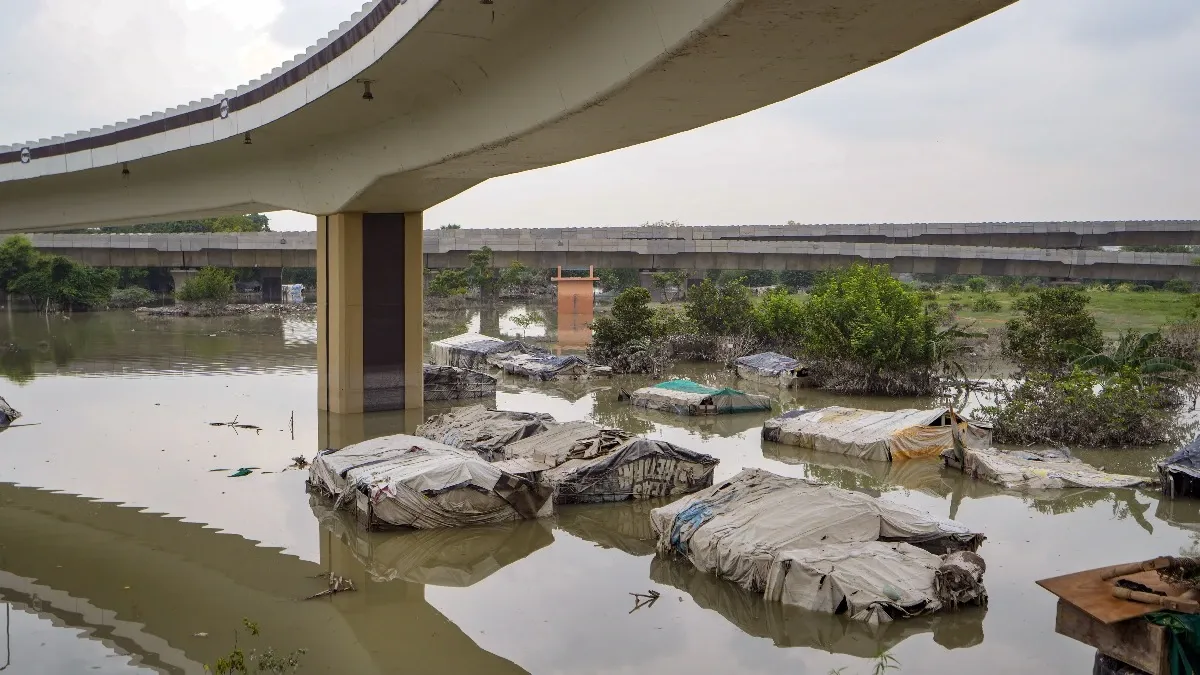 Delhi High Court Flags Fresh Illegal Construction in Yamuna Floodplain, Seeks Action Against MCD Engineers